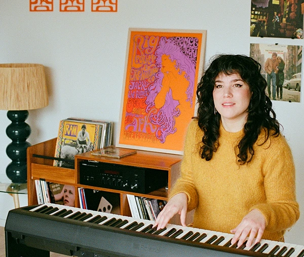 Roxane au piano